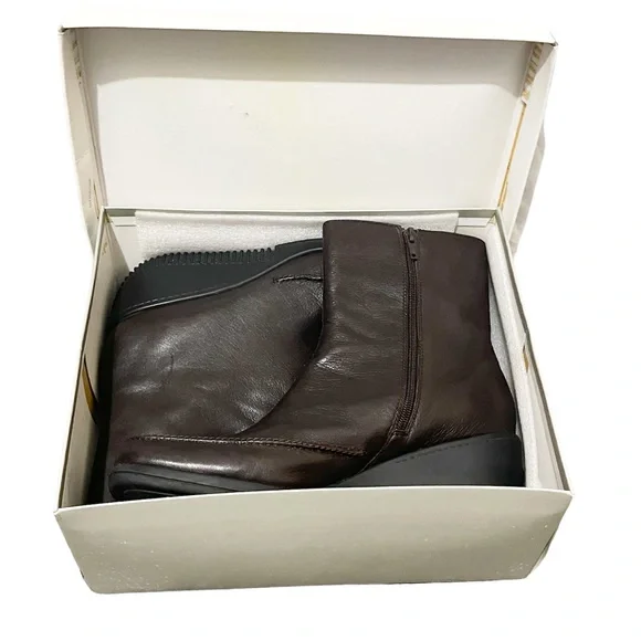 Liz Claiborne Flex Narda Coffee Bean Leather Wedge Ankle Boots - Picture 7 of 11